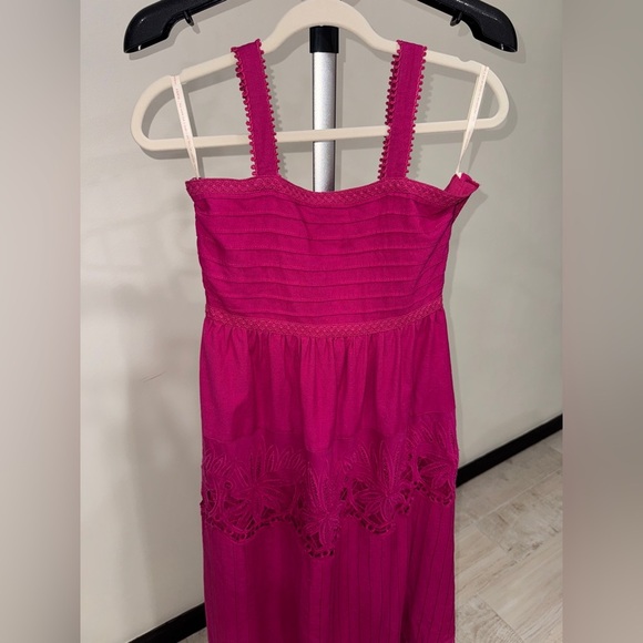 Farm Rio: Pink Daisy Embroidered Sleeveless Midi Dress - Picture 8 of 10